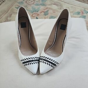 White House Black Market Black and White Elegant Heels